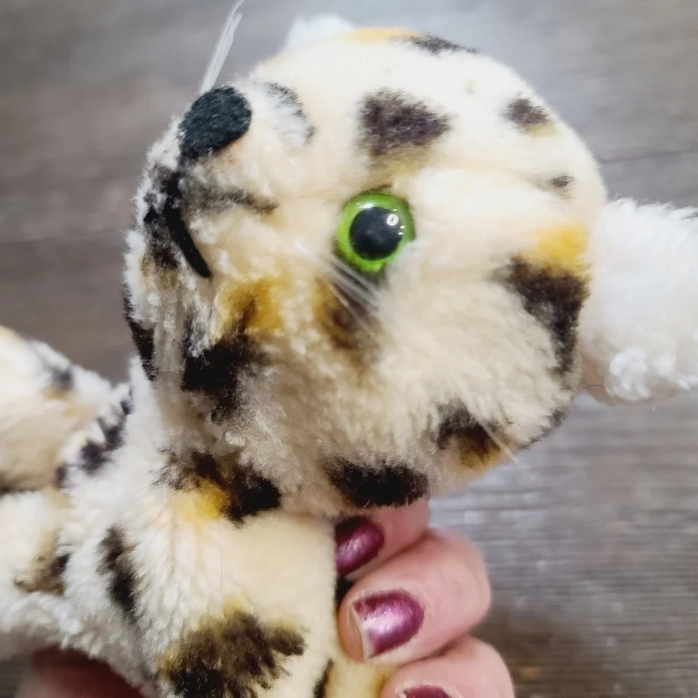 Vintage 70s 1976 R. Dakin Leopard Cheetah Cat Beanie Plush Green Eyes